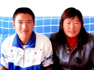 Chen Le and his mother
